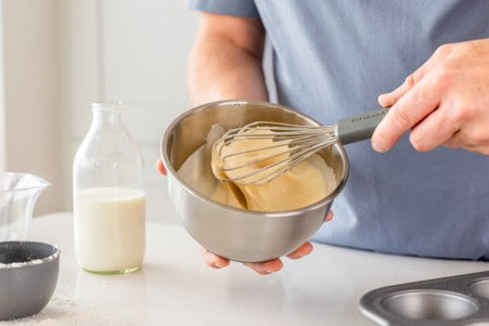 Classic Utility Whisk Charcoal Grey