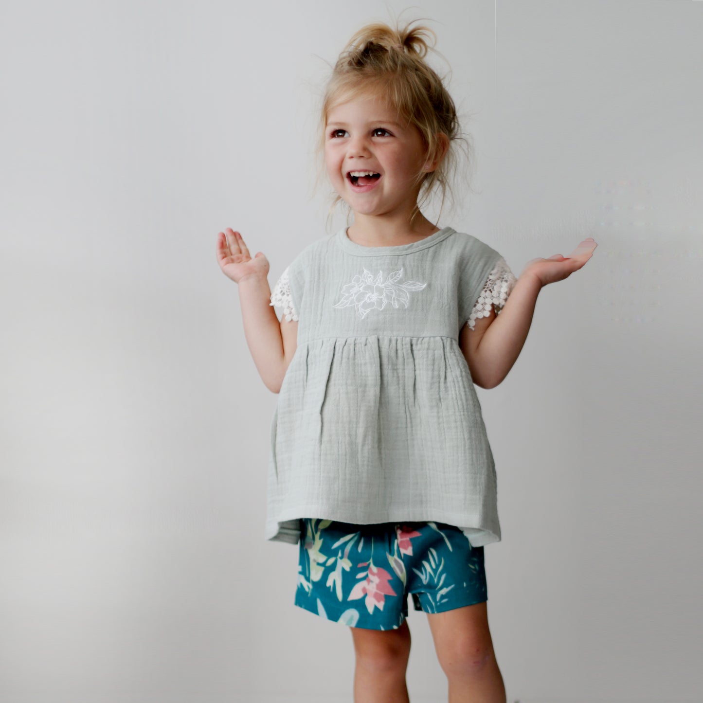 Lyla Shorts - Green Leavings