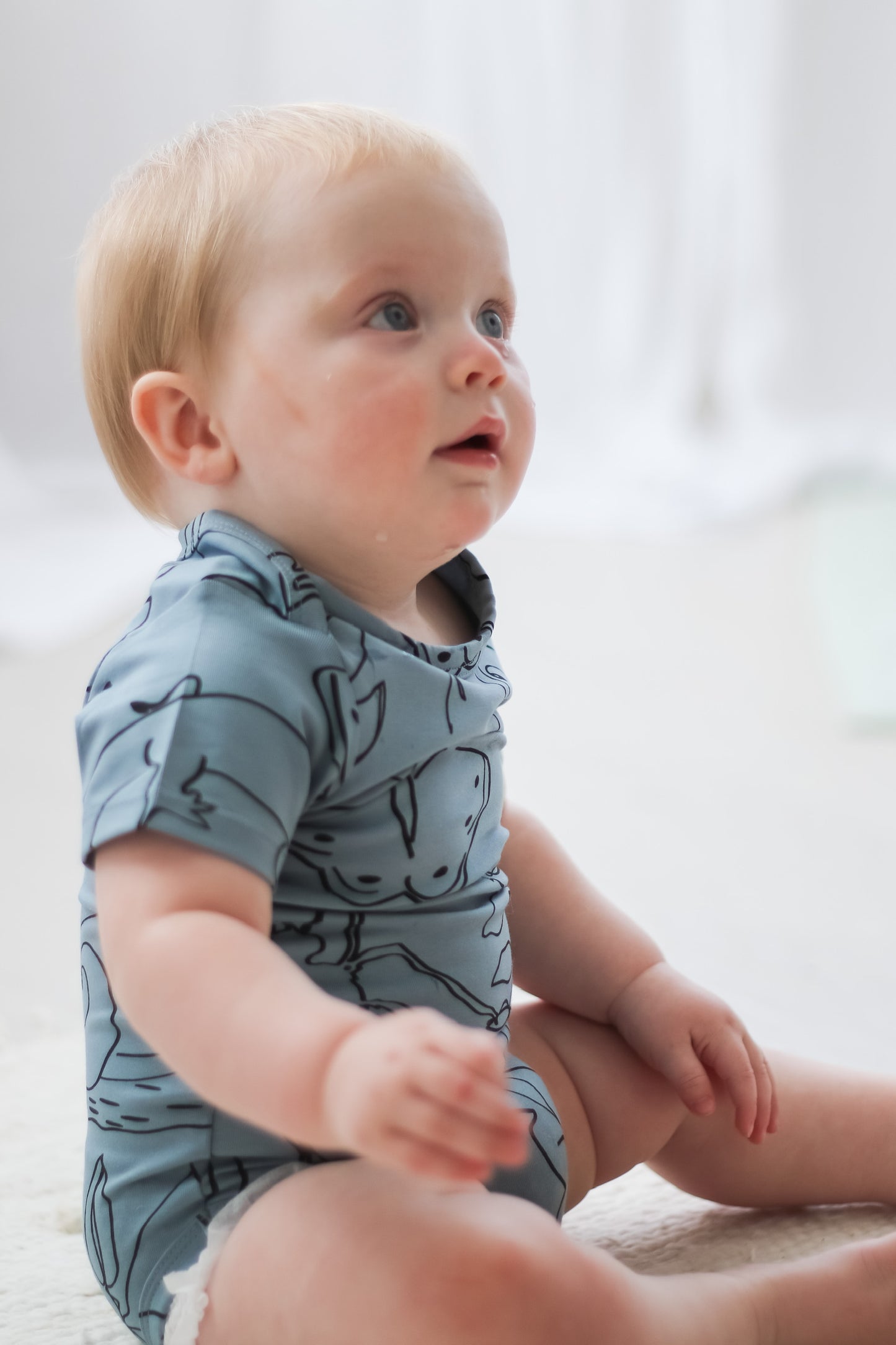 Short Sleeve Bodysuit - Giant Bugs