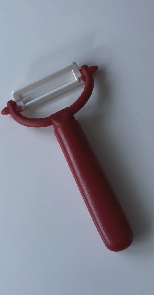 Kids Safety Peeler - Red