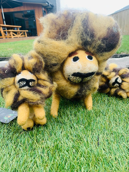 Felt Lion -large