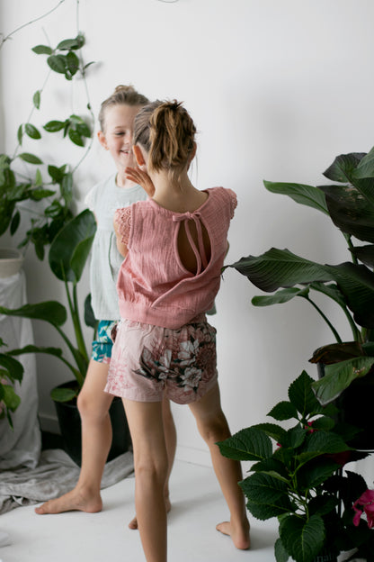 Lyla Shorts - Tropical Bouquet